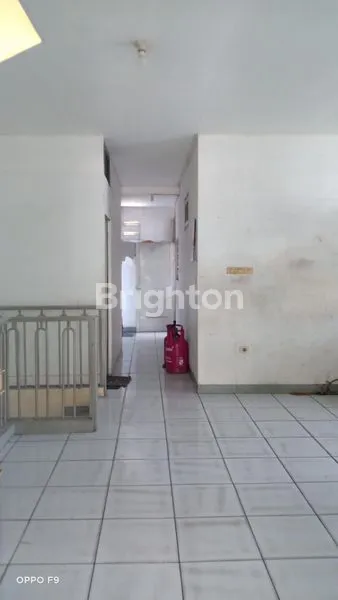 image RUMAH JELAMBAR COCOK USAHA BANGUNAN 2 LANTAI, TURUN HARGA 6,250M MENJADI 6M TURUN HARGA LAGI JADI 5,5M DAN MASIH NEGO (4)