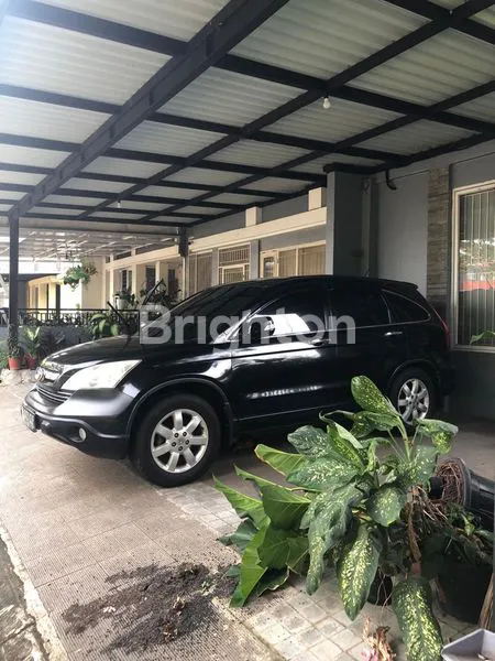 image RUMAH MODERNLAND 3.5 LANTAI DENGAN PARKRAN YANG LUAS (6)