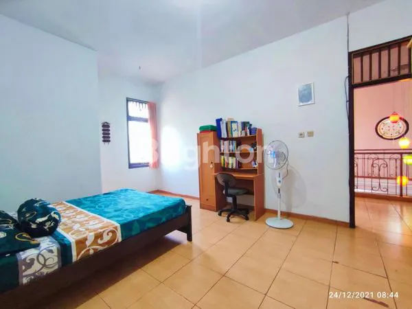 image RUMAH MEWAH 2 LT LOKASI STRATEGIS DI PBI ARAYA SIAP HUNI HARGA NEGO! (2)