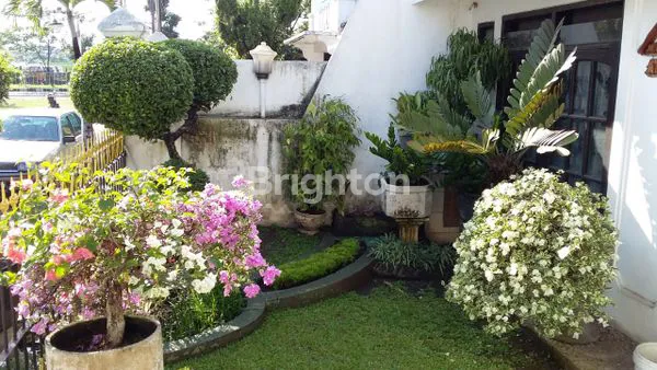 image RUMAH JALAN UTAMA KLAMPIS SURABAYA (6)