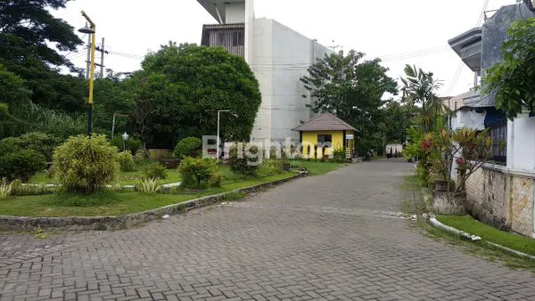 image RUMAH JALAN UTAMA KLAMPIS SURABAYA (5)