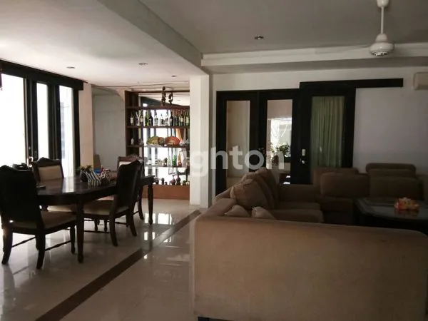 image VILLA ROYAL DAERAH  SUNSET ROAD BALI, DEKAT PUSAT OLEH-OLEH KRISNA (3)