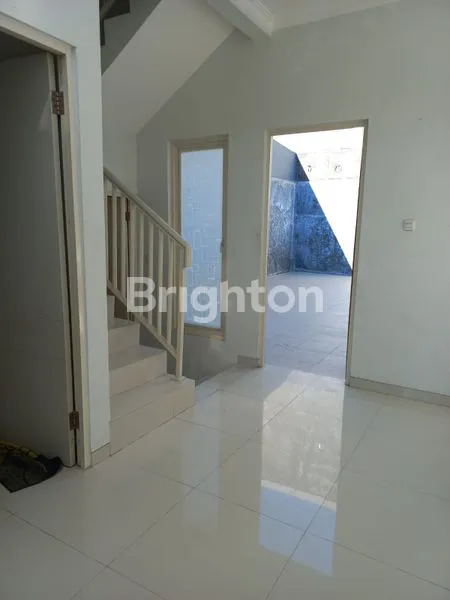 image RUMAH 2 LANTAI VALENCIA STRAIT PURI SURYA JAYA SIDOARJO (7)