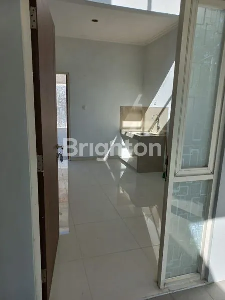 image RUMAH 2 LANTAI VALENCIA STRAIT PURI SURYA JAYA SIDOARJO (2)