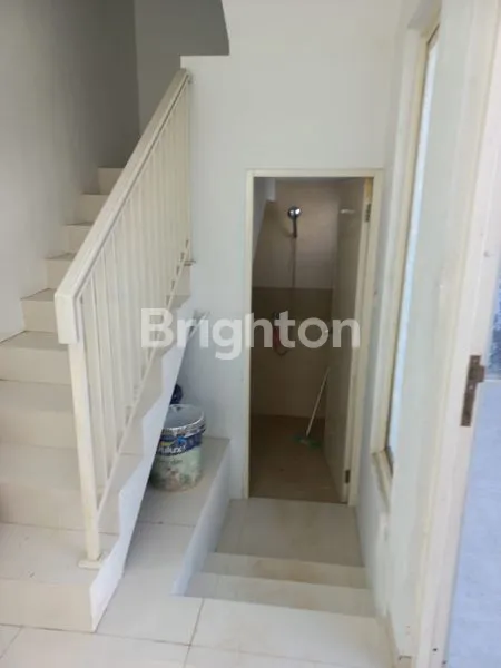 image RUMAH 2 LANTAI VALENCIA STRAIT PURI SURYA JAYA SIDOARJO (3)