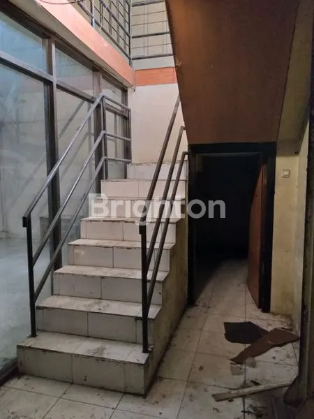 image DIJUAL GEDUNG BEKAS SHOWROOM (1)