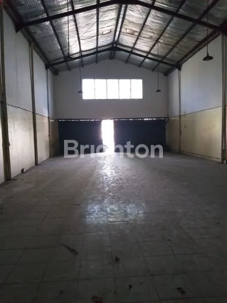 image DIJUAL GEDUNG BEKAS SHOWROOM (2)