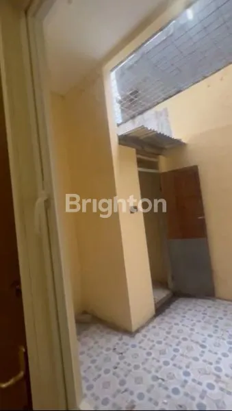 image RUMAH 1¼ LANTAI SIAP HUNI DEKAT RS SUWANDI, DEKAT JALAN RAYA KENJERAN (5)