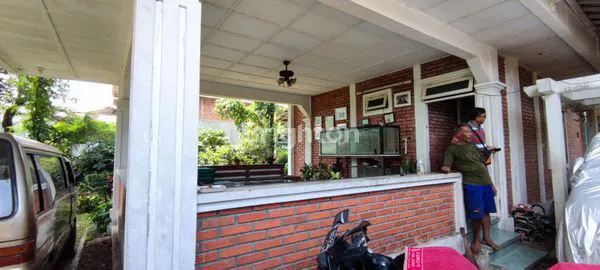 image TANAH LUAS DAN BANGUNAN RUMAH DAERAH SEJUK PINGGIR JALAN (3)