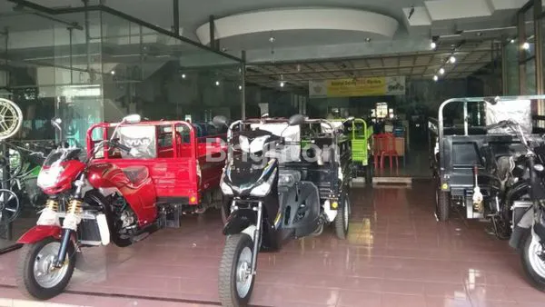 image RUMAH BISNIS DITENGAH KOTA DAN MEWAH (8)