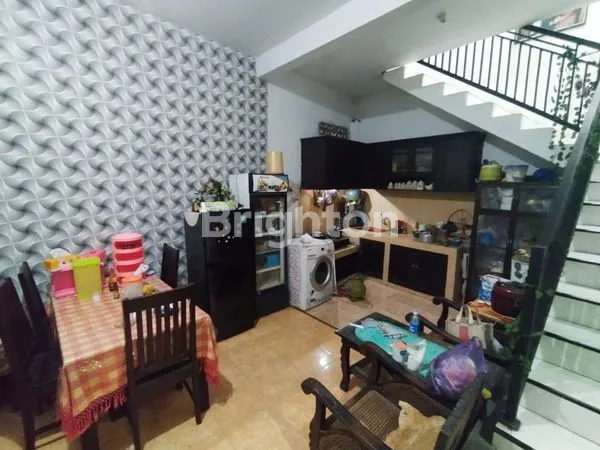 image RUMAH 2 LT. STRATEGIS POROS JALAN DEKAT GRAND  PERMATA JINGGA MALANG (4)