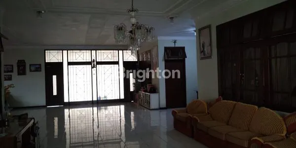 image RUKO 2 LANTAI SANGAT STRATEGIS DI TENGAH KOTA KEDIRI (4)