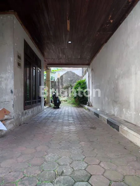 image RUMAH 2 LANTAI HALAMAN LUAS JAKARTA TIMUR (3)