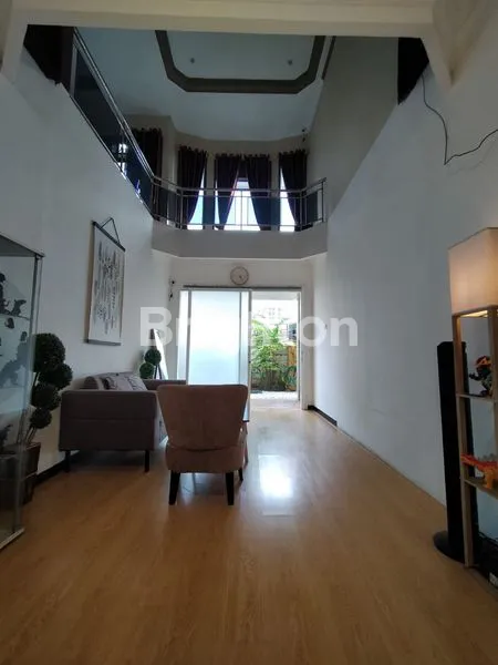 image RUMAH 2 LANTAI RUNGKUT YKP PANDUGO (7)