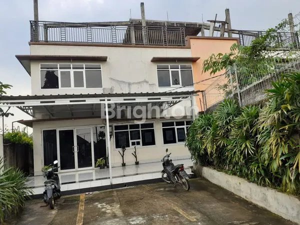 image RUMAH BESAR DAN MEWAH DI SENTUL DENGAN HARGA MIRING (2)