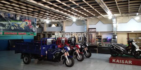 image RUMAH + TOKO 2 LANTAI  DI TENGAH KOTA KEDIRI  (3)