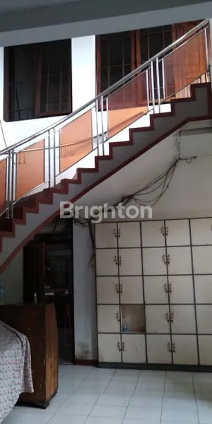 image RUMAH + TOKO 2 LANTAI  DI TENGAH KOTA KEDIRI  (7)
