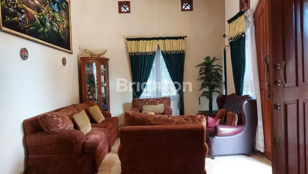 image RUMAH REAL ESTATE HOOK TINGKAT NO RENOVASI PLUS PERABOT  (3)