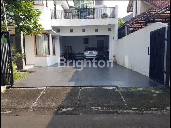 image RUMAH CANTIK 2 LANTAI SIAP HUNI COCOK UNTUK KELUARGA BESAR (2)