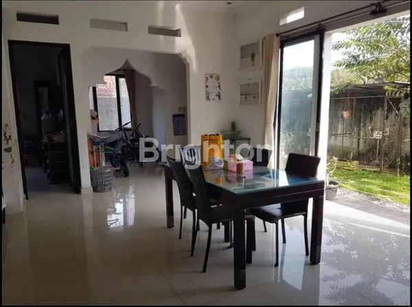 image RUMAH CANTIK 2 LANTAI SIAP HUNI COCOK UNTUK KELUARGA BESAR (6)