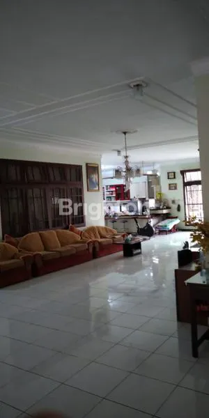 image RUMAH TOKO DI JALAN RAYA YANG RAMAI (1)