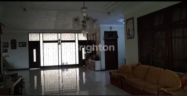 image RUMAH + TOKO 2 LANTAI NOL JALAN TENGAH KOTA KEDIRI  (2)