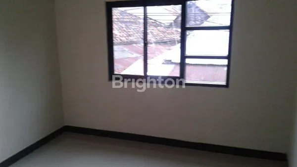 image RUMAH KEREN LOKASI DI TENGAH KOTA DEKAT FASILITAS UMUM (3)