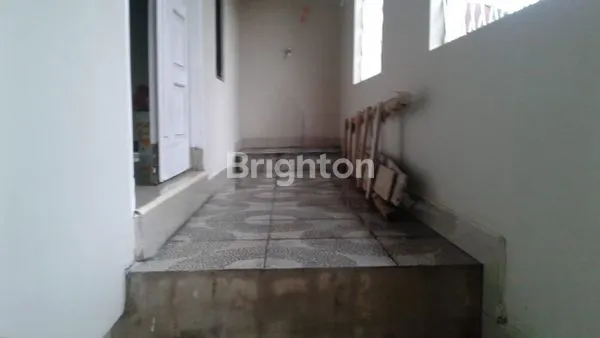 image RUMAH KEREN LOKASI DI TENGAH KOTA DEKAT FASILITAS UMUM (7)