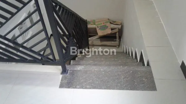 image RUMAH KEREN LOKASI DI TENGAH KOTA DEKAT FASILITAS UMUM (8)