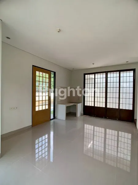 image DIJUAL RUMAH BARU GRESS MINIMALIS 2 LANTAI @ PERUMAHAN SHOJILAND, SIDOARJO (7)