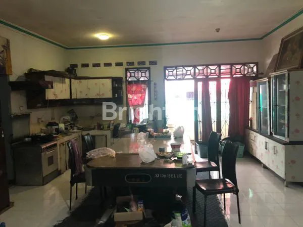 image RUMAH TINGKAT KONDISI BAGUS HALAMAN LUAS (9)