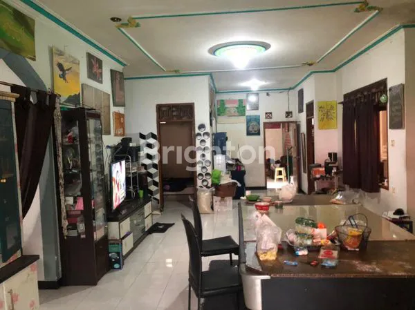 image RUMAH TINGKAT KONDISI BAGUS HALAMAN LUAS (7)