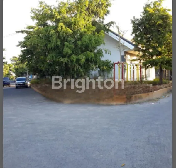 image FS CEPAT DIBAWAH HARGA PASAR, HITUNG TANAH, RUMAH BESAR SUKOMANUNGGAL DEKAT TAMAN (2)