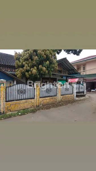 image RUMAH TINGKAT KONDISI BAGUS HALAMAN LUAS (4)