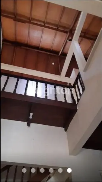 image RUMAH CANTIK SIAP HUNI 2 LANTAI DEKAT ITS - UHT (6)