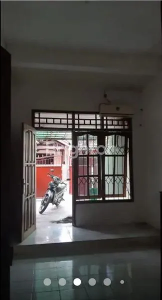 image RUMAH CANTIK SIAP HUNI 2 LANTAI DEKAT ITS - UHT (2)