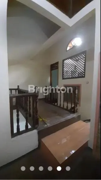 image RUMAH CANTIK SIAP HUNI 2 LANTAI DEKAT ITS - UHT (4)