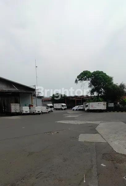 image GUDANG PINGGIR JALAN RAYA TANGERANG (3)