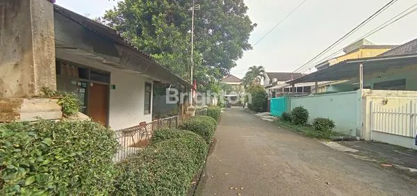 image RUMAH SEDERHANA DENGAN HALAMAN LUAS HARGA MIRING (5)