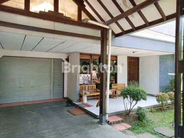 image JARANG ADA RUMAH DENGAN PAVILIUN JAMAN SEKARANG (1)