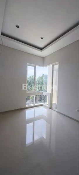 image RUMAH MODERN GRESS MINIMALIS RUNGKUT (1)