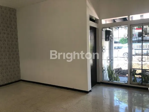 image RUMAH 2LANTAI SIAP HUNI MANYAR (2)