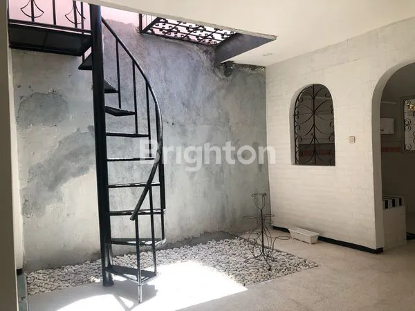 image RUMAH 2LANTAI SIAP HUNI MANYAR (4)