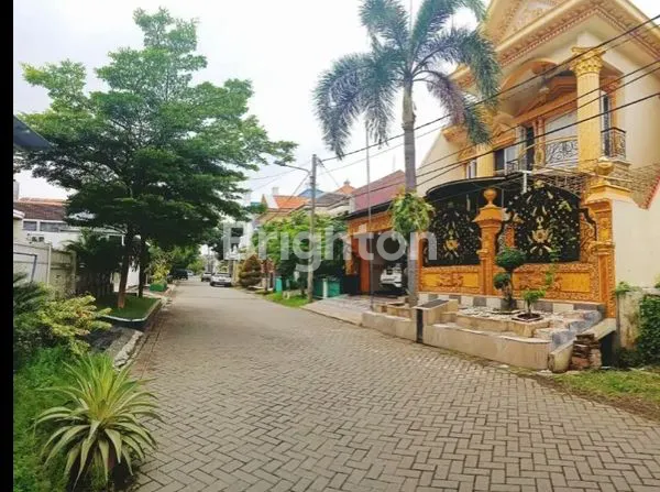 image HOT SALE RUMAH MEWAH ADA KOLAM RENANG GAYUNGSARI TIMUR DEKAT ICON MALL A YANI (6)