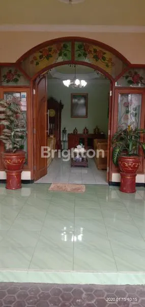 image SIAPA CEPAT DIA DAPAT!! RUMAH KOST DI TURUNKAN HARGA HINGGA 250 JT  BERSIH TERAWAT FULL FURNISH DENGAN  BAHAN PILIHAN, SIAP HUNI TINGGAL BAWA KOPER (2)