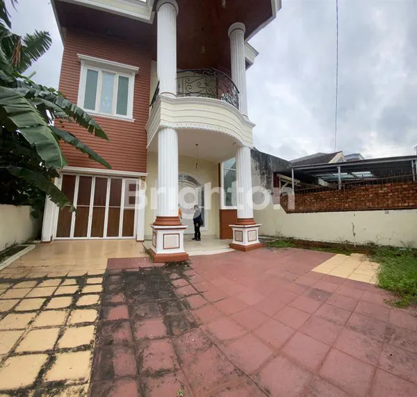 image RUMAH KEREN & LUAS LOKASI PREMIUM DALAM KOMPLEK (2)