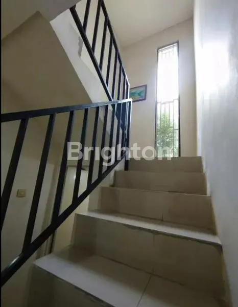 image RUMAH IDAMAN 2 LANTAI CANTIK MODERN NYAMAN SIAP HUNI (5)