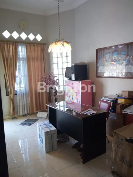 image RUMAH ISTIMEWA LOKASI  STRATEGIS DI CIREBON  (3)