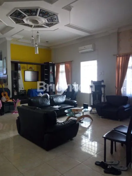 image RUMAH ISTIMEWA LOKASI  STRATEGIS DI CIREBON  (2)