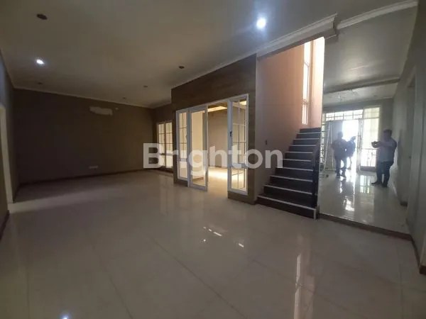 image CLUSTER MENAGGIO IL LAGO 2 UNIT L12 GANDENG PARAMOUNT GADING SERPONG TANGERANG (8)